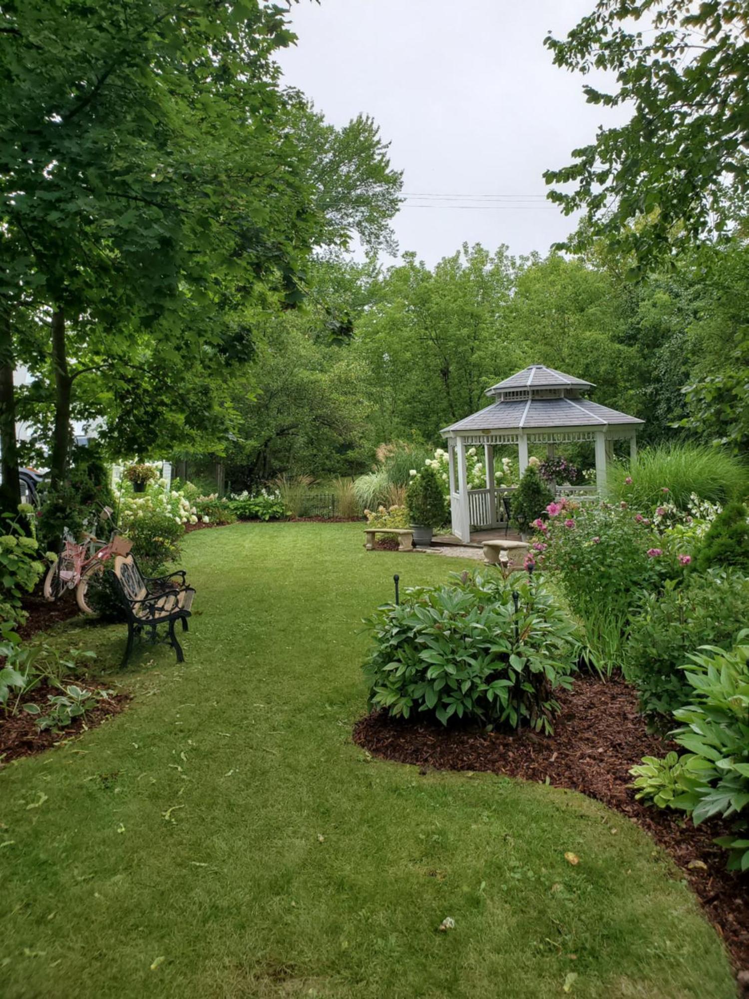 Lilly Pad Hotel Cedarburg Exterior photo
